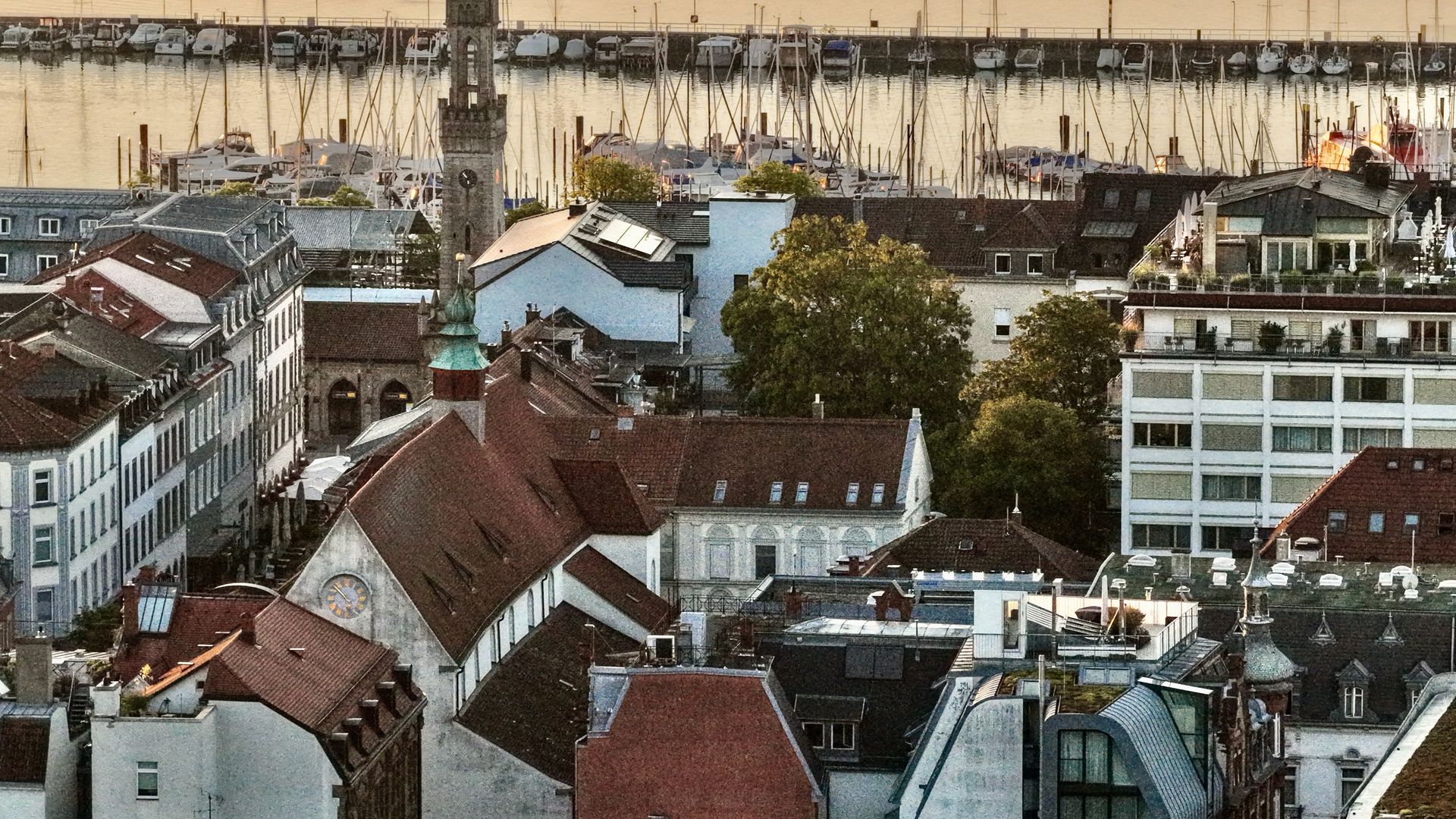 Luftaufnahme von Konstanz mit Blick Richtung Bodensee